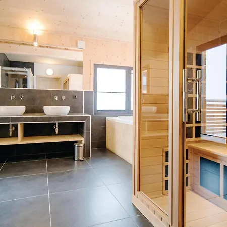 Four Bedroom Holiday In Pichl シュラートミンク